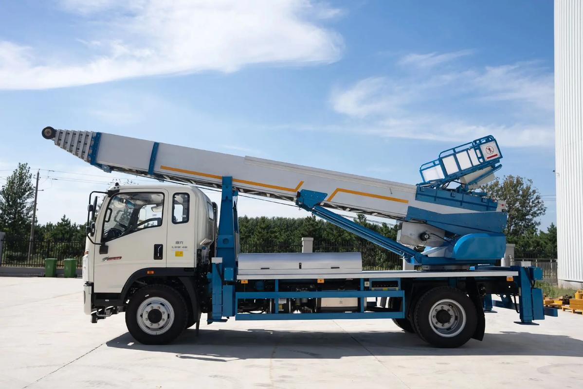 湖州云梯上料车租赁费用